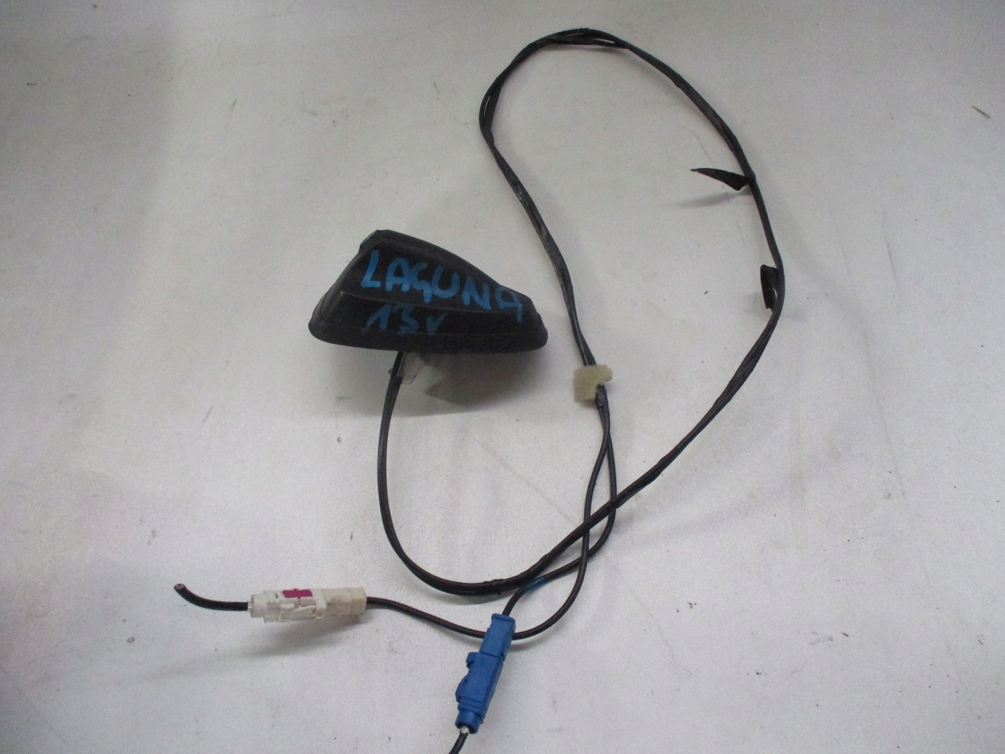 ANTENA DACH RENAULT LAGUNA III 282166708R