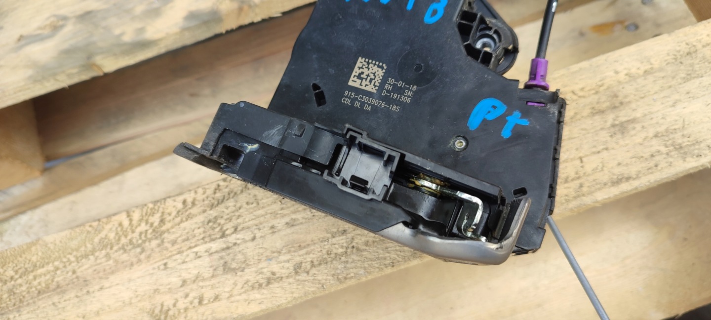 lock door right rear part OPEL INSIGNIA B 13598376
