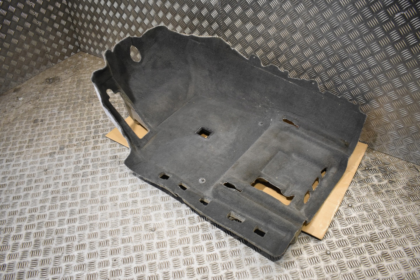 carpet front front left PORSCHE CAYENNE 9Y 1