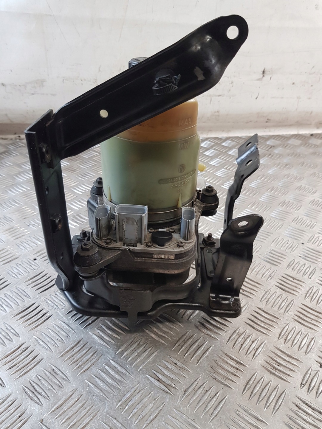 Pompa servosterzo 4M513K514CA FORD FOCUS MK2 LIFT 1.8D 08R