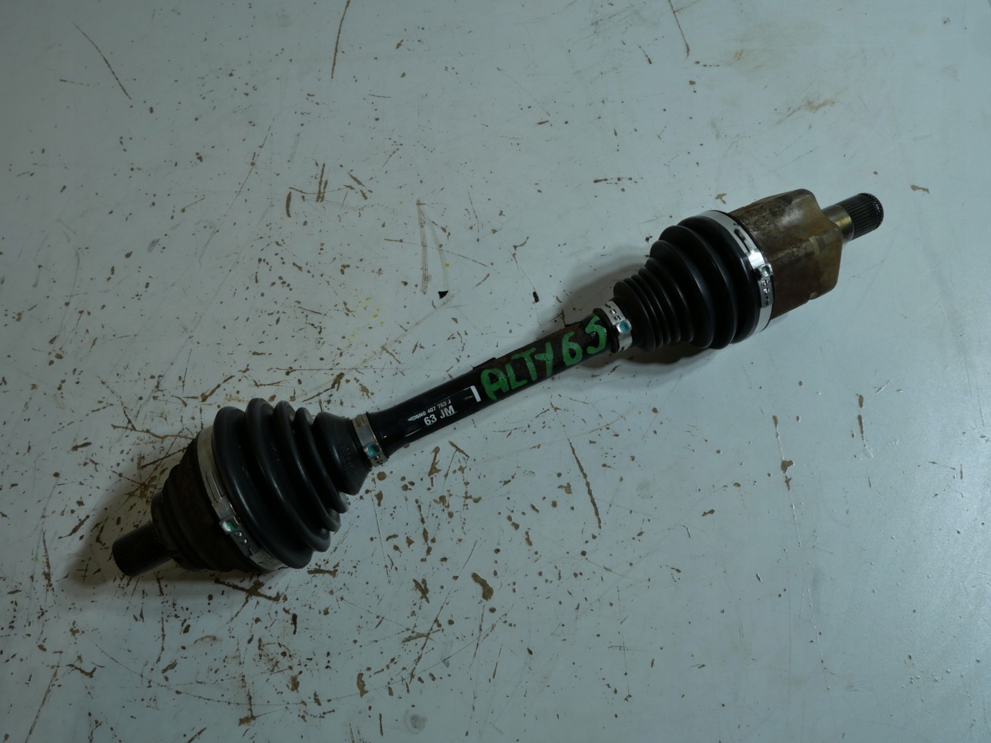 semi-axis front VW TIGUAN 5N0407763J