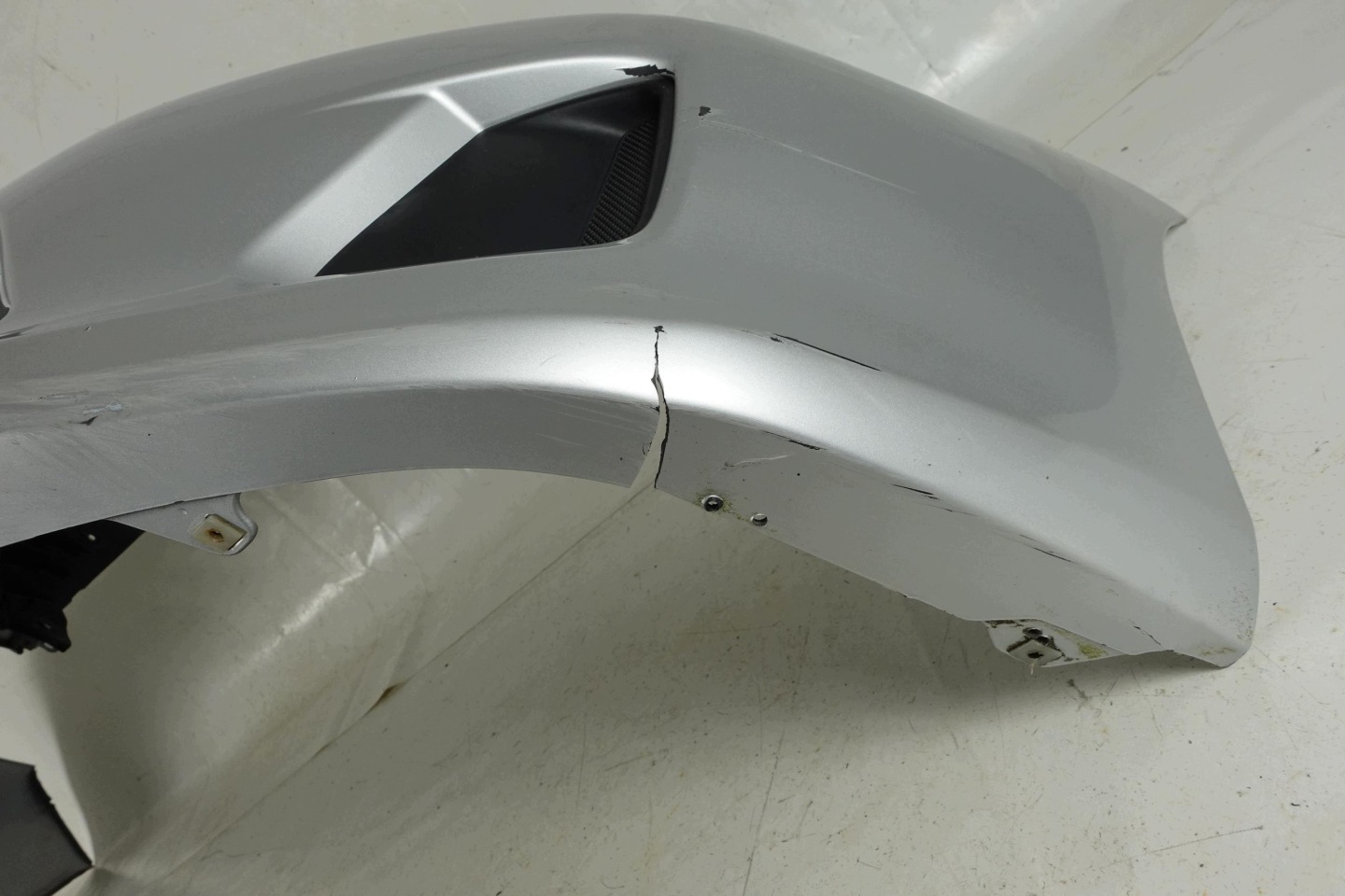 bumper front front TOYOTA COROLLA E15 LIFT sedan 4D 10-13 1F7 2010-2013