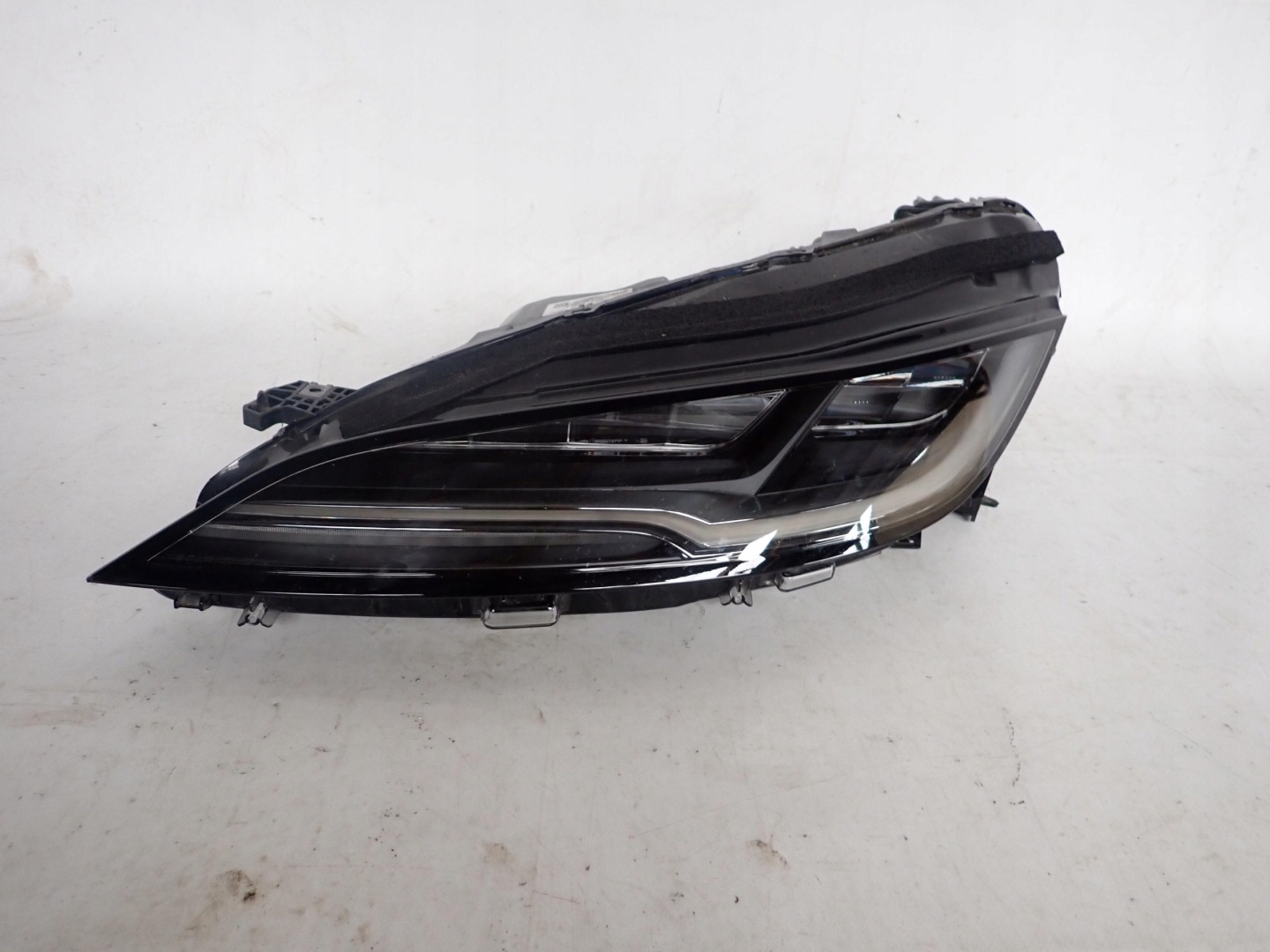 TESLA 3 LIFT 24- light left front front FULL LED HIGHLAND 1760888-00-E