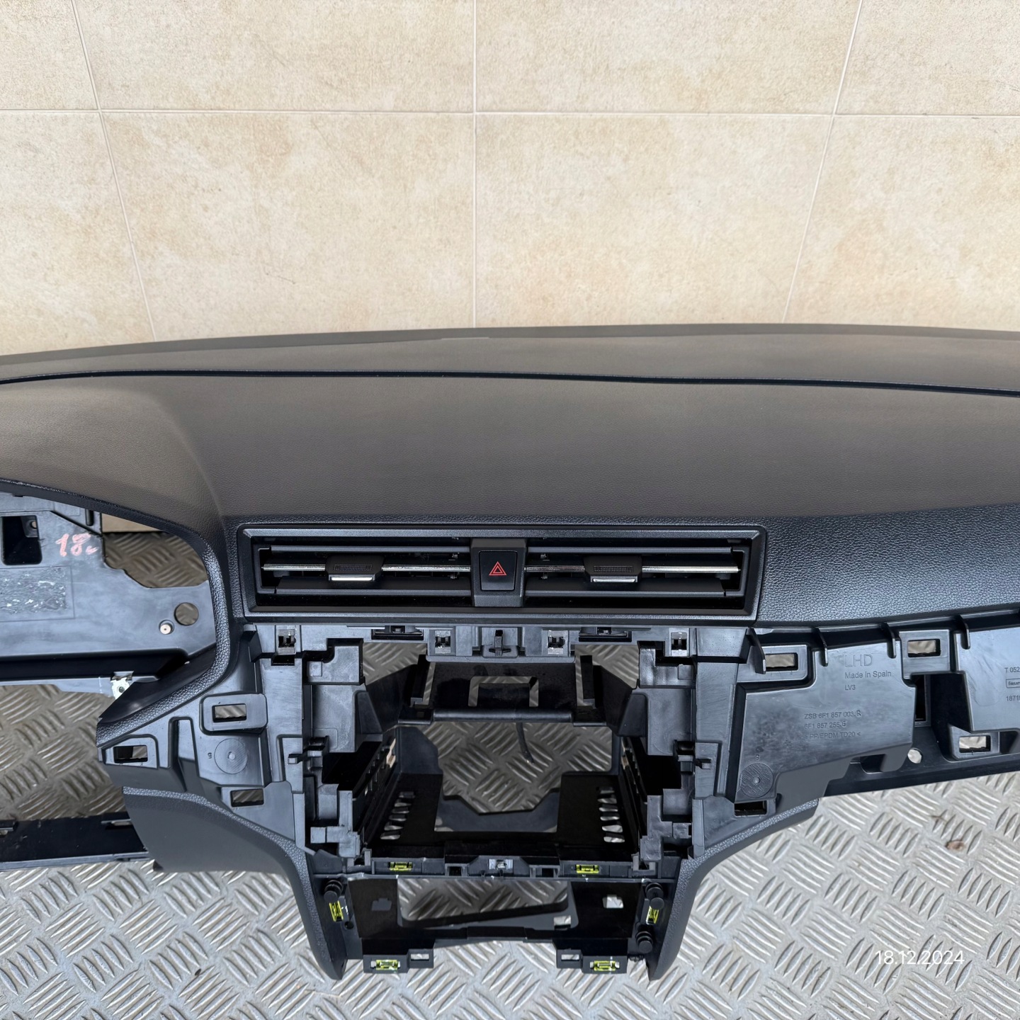 dashboard complete airbag console tension belts cockpit SEAT ARONA 2018 ROK