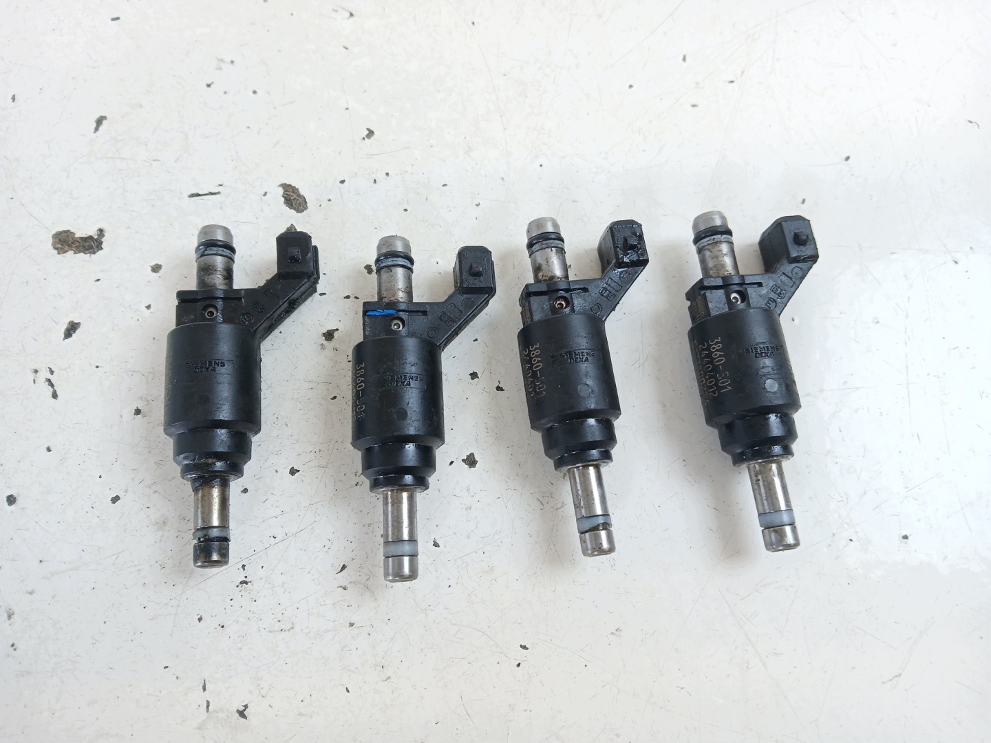 OPEL VECTRA C SIGNUM 2.2 DIRECT injector 24404012
