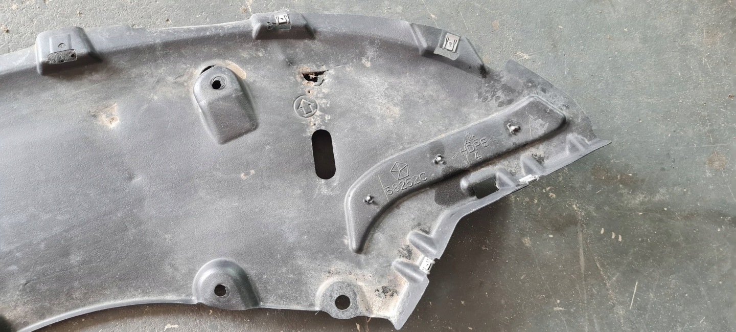 Chrysler Pacifica 2022 cover cover below bumper front ORG 68227444AG