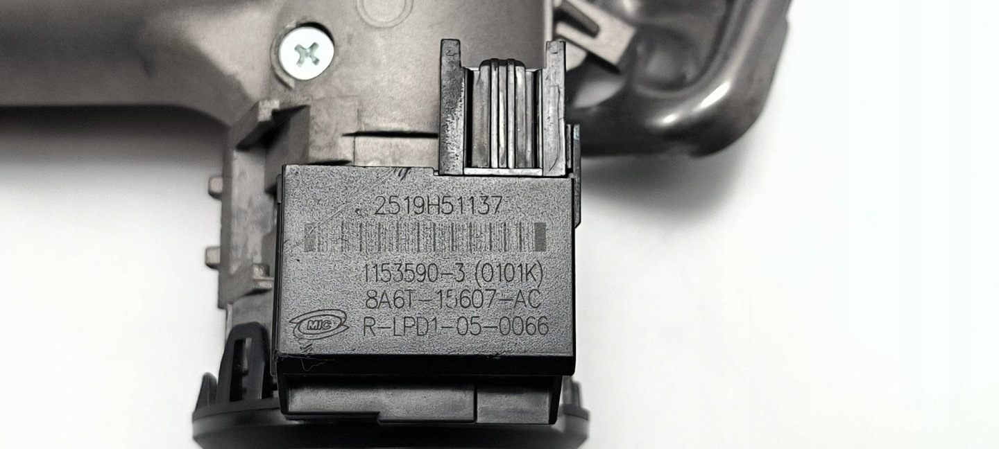 ignition key 8A6T-15607-AC FORD TRANSIT COURIER