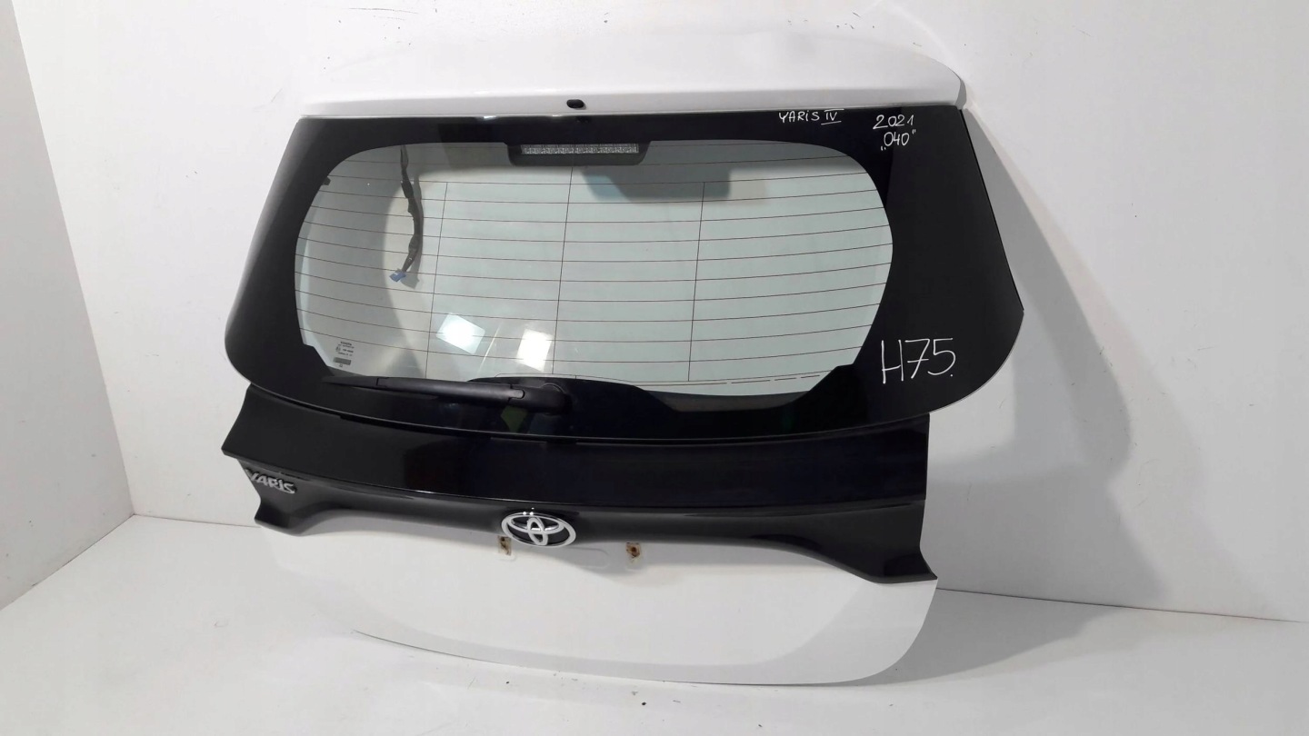 Toyota Yaris XP210 trunk door boot