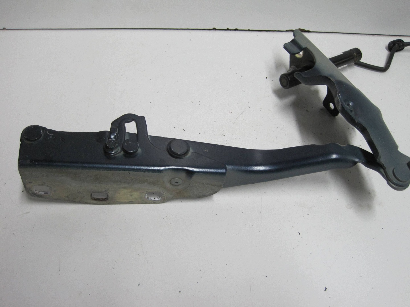 hinge bonnets right CITROEN DS9 9813071980