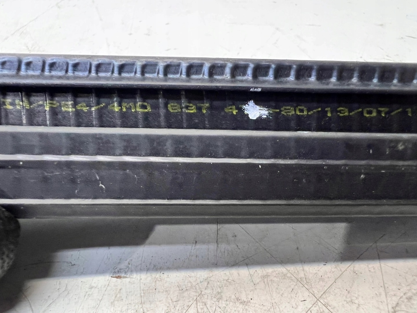 moulding dust windows right front AUDI Q7 4M 4M0837480