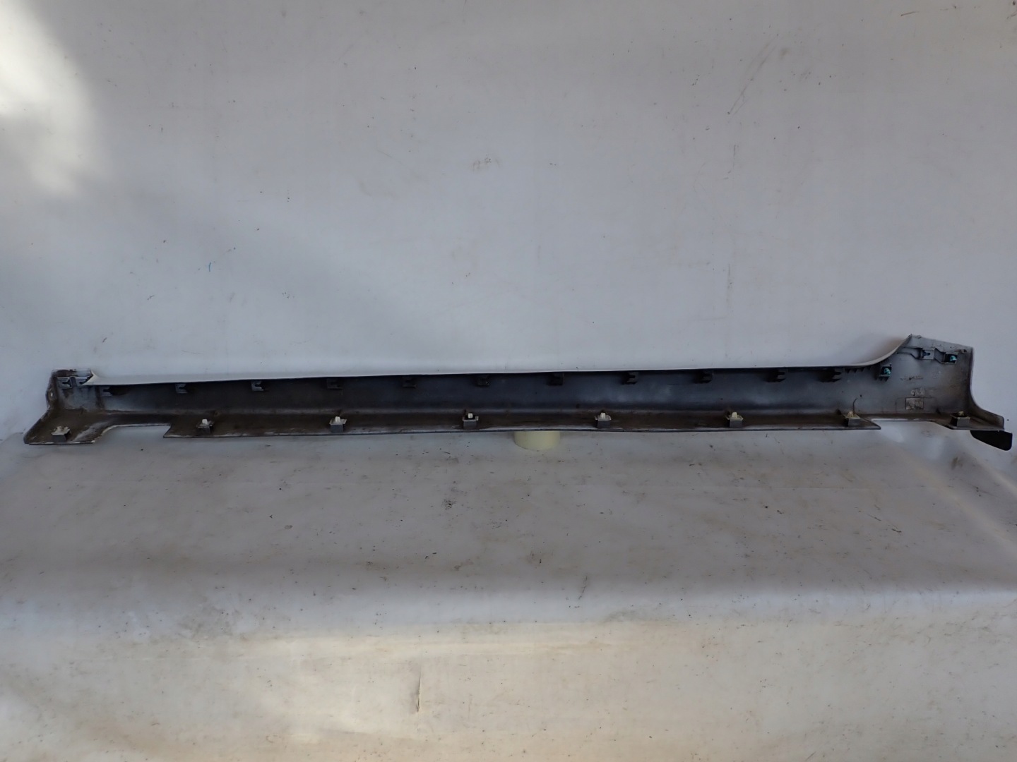 HYUNDAI IONIQ 16- moulding threshold right threshold right