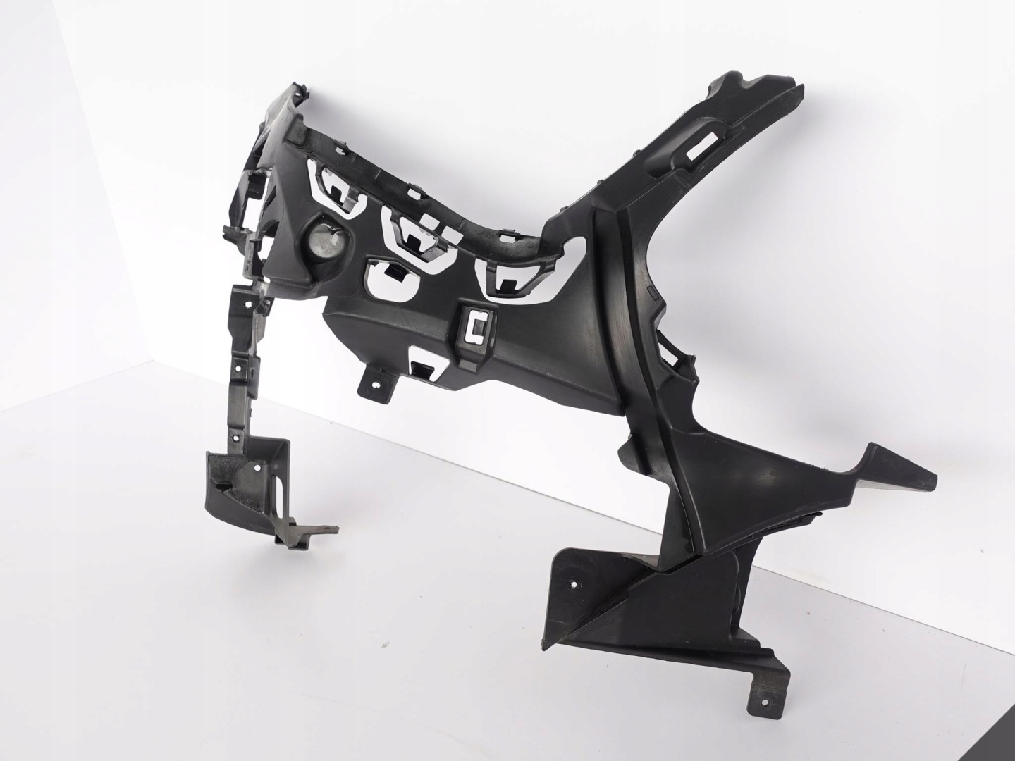 MERCEDES CLS C257 W257 AMG 5.3 bumper support right