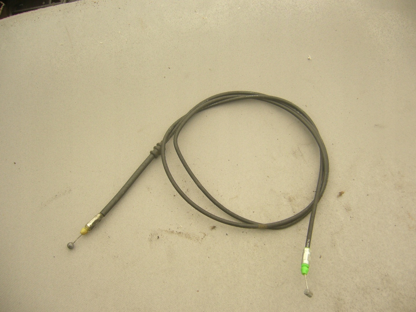 Câble du capot SUZUKI ALTO 09-14