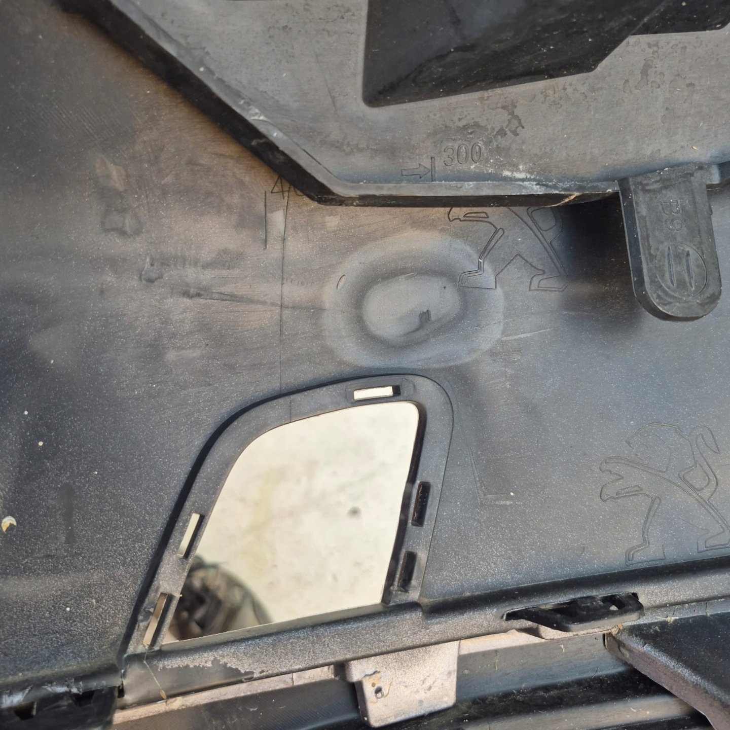 PEUGEOT 2008 and 1 13-16 bumper front front PDC