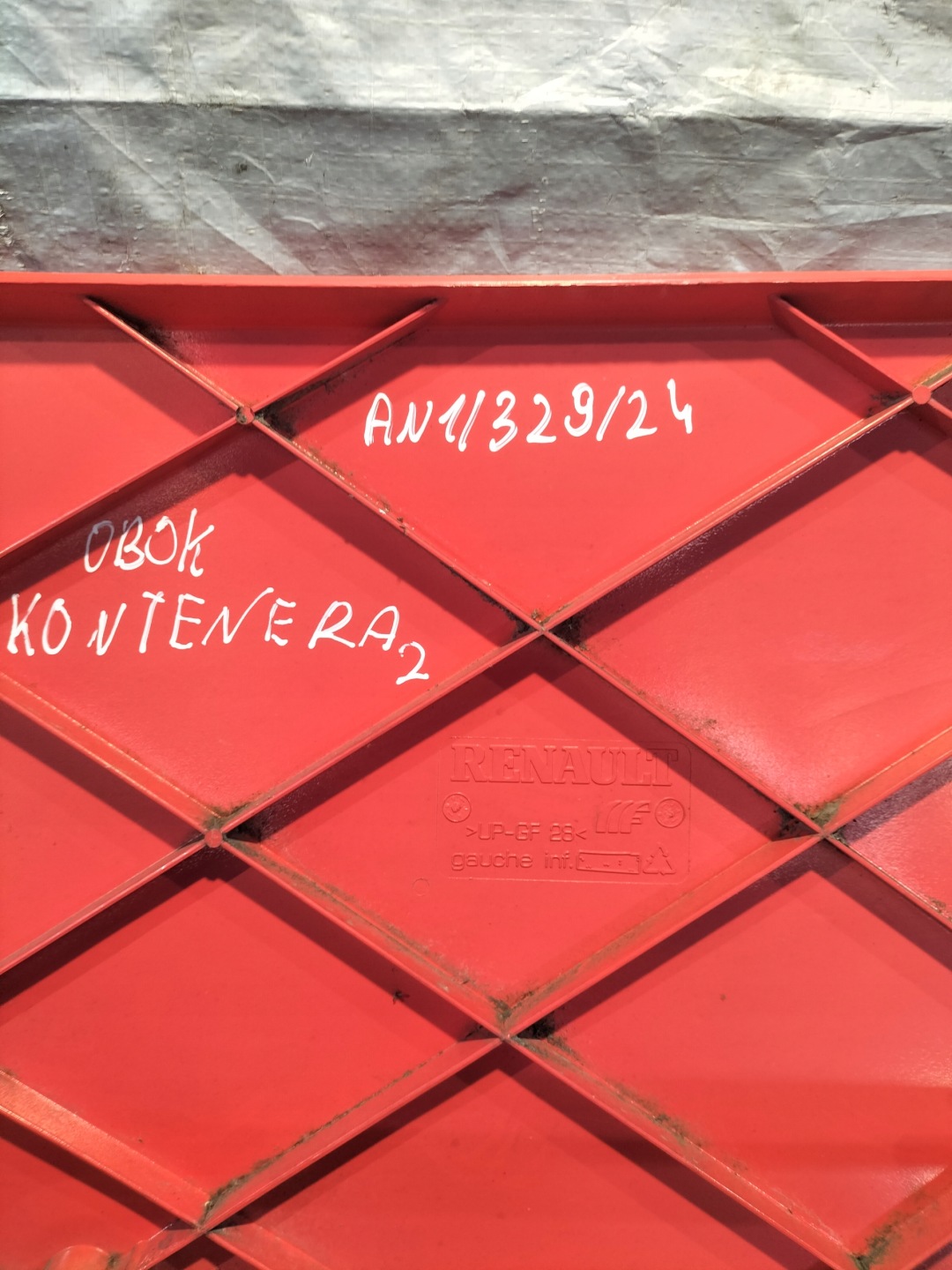 RENAULT PREMIUM 450 bonnet hood cabs left