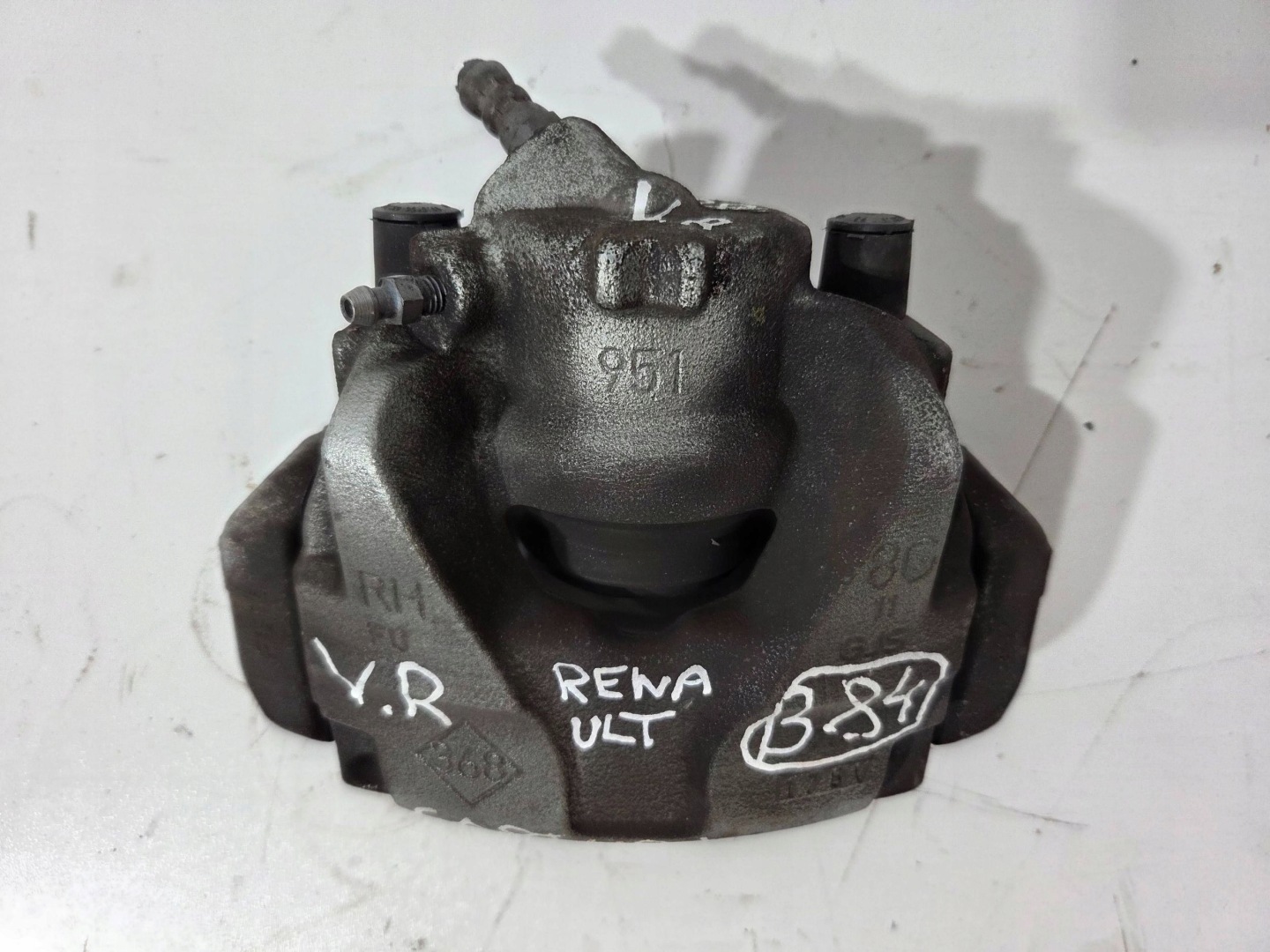 Renault Captur and caliper brake front right 368 (B84)