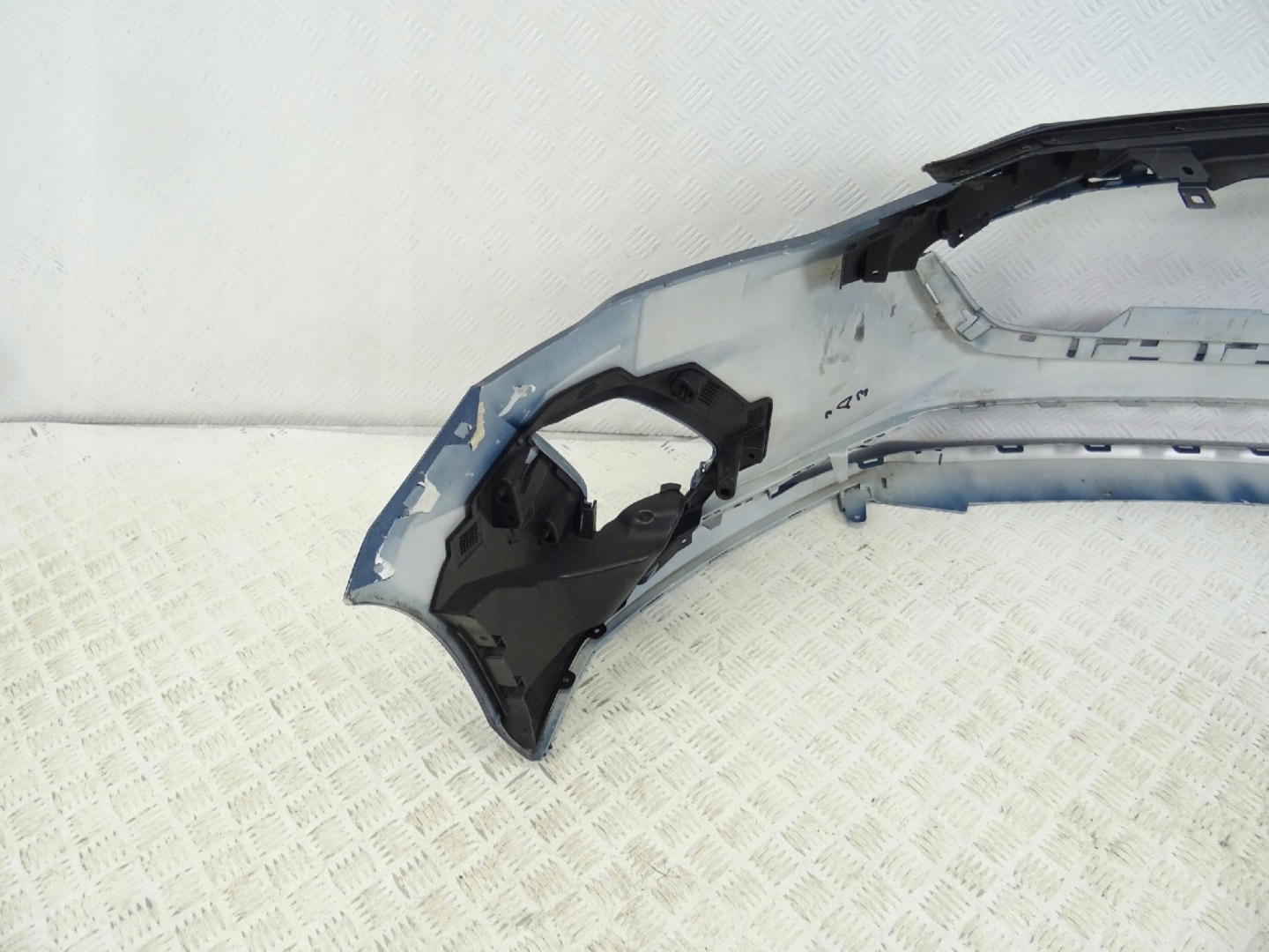 Ford Focus 4 MK4 18- Stoßstange vorne vorne