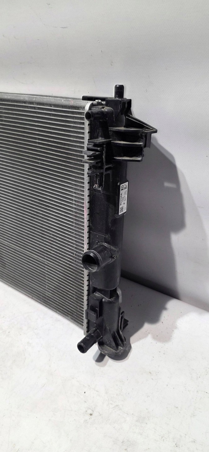 water cooler front Lexus LBX 4221367682