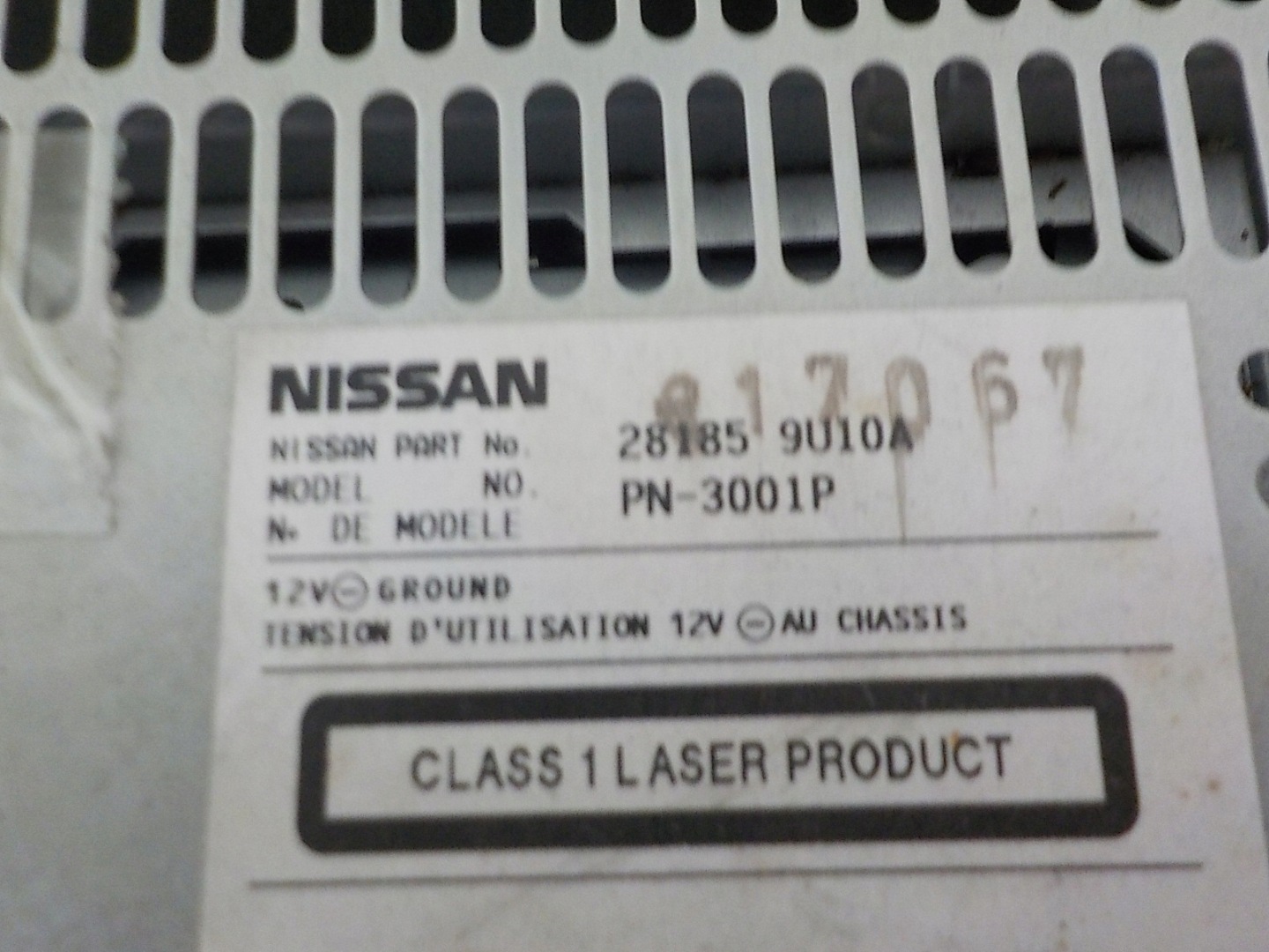 NISSAN NOTE und RADIO FABRYCZNE 281859U10A