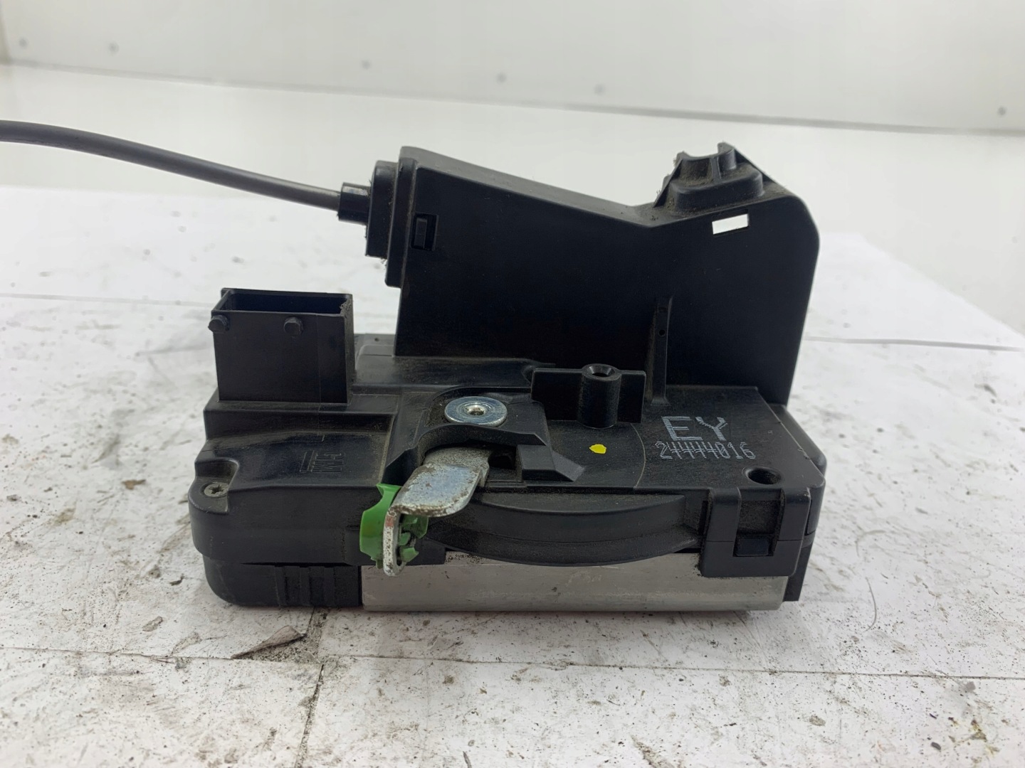 OPEL ZAFIRA A lock door right front 24444016