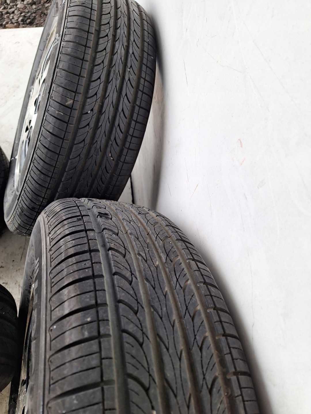 KIA FORTE CERATO 09-12 discs + tyres 195/65 15