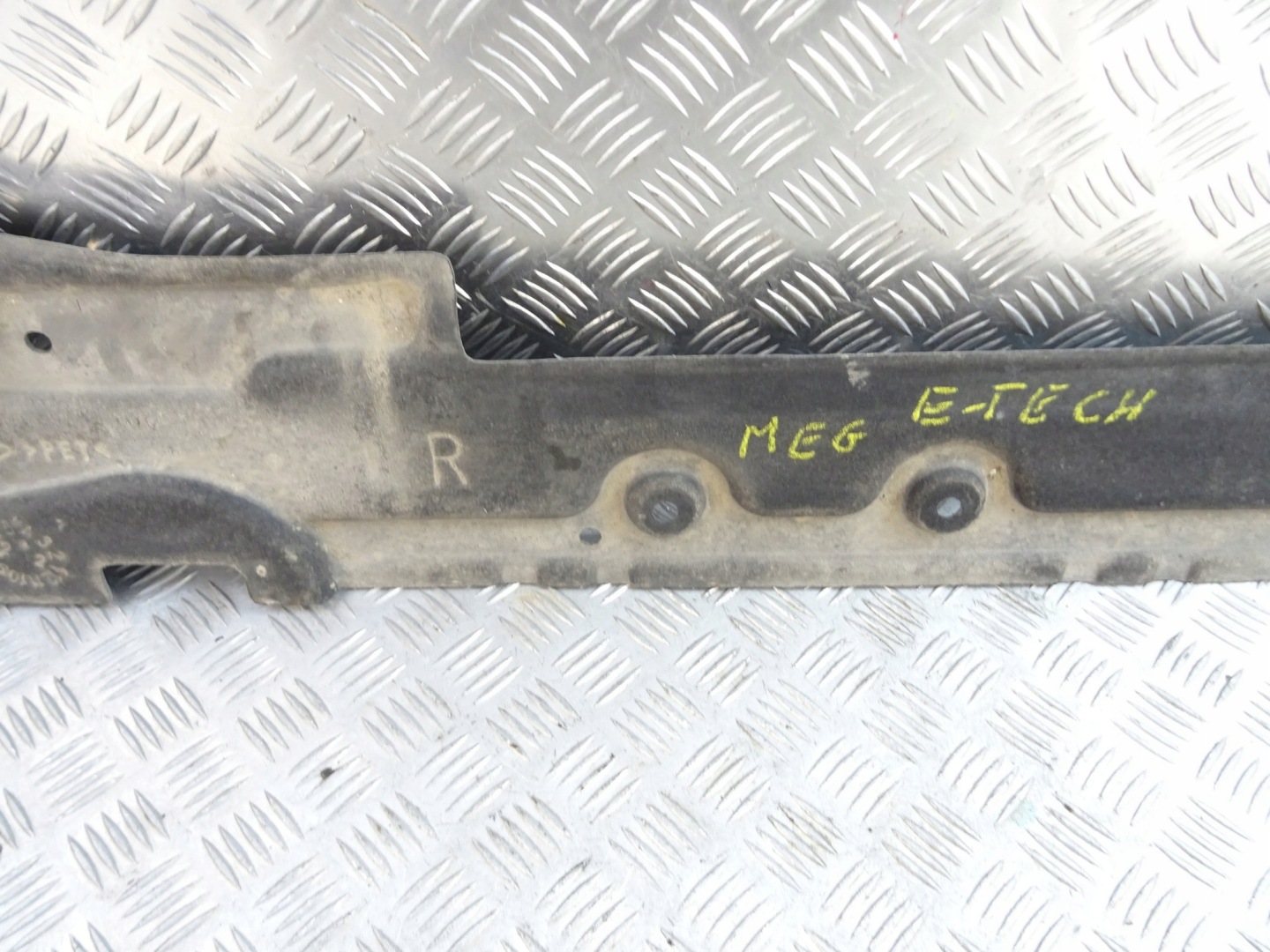 RENAULT MEGANE 5 V E-TECH abdeckung Blende Abdeckung Unterfahrschutz rechts 748140010R