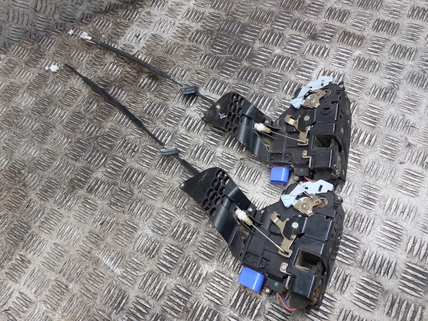 lock door right rear part right front PORSCHE CAYENNE 3D1837016 7L0839016