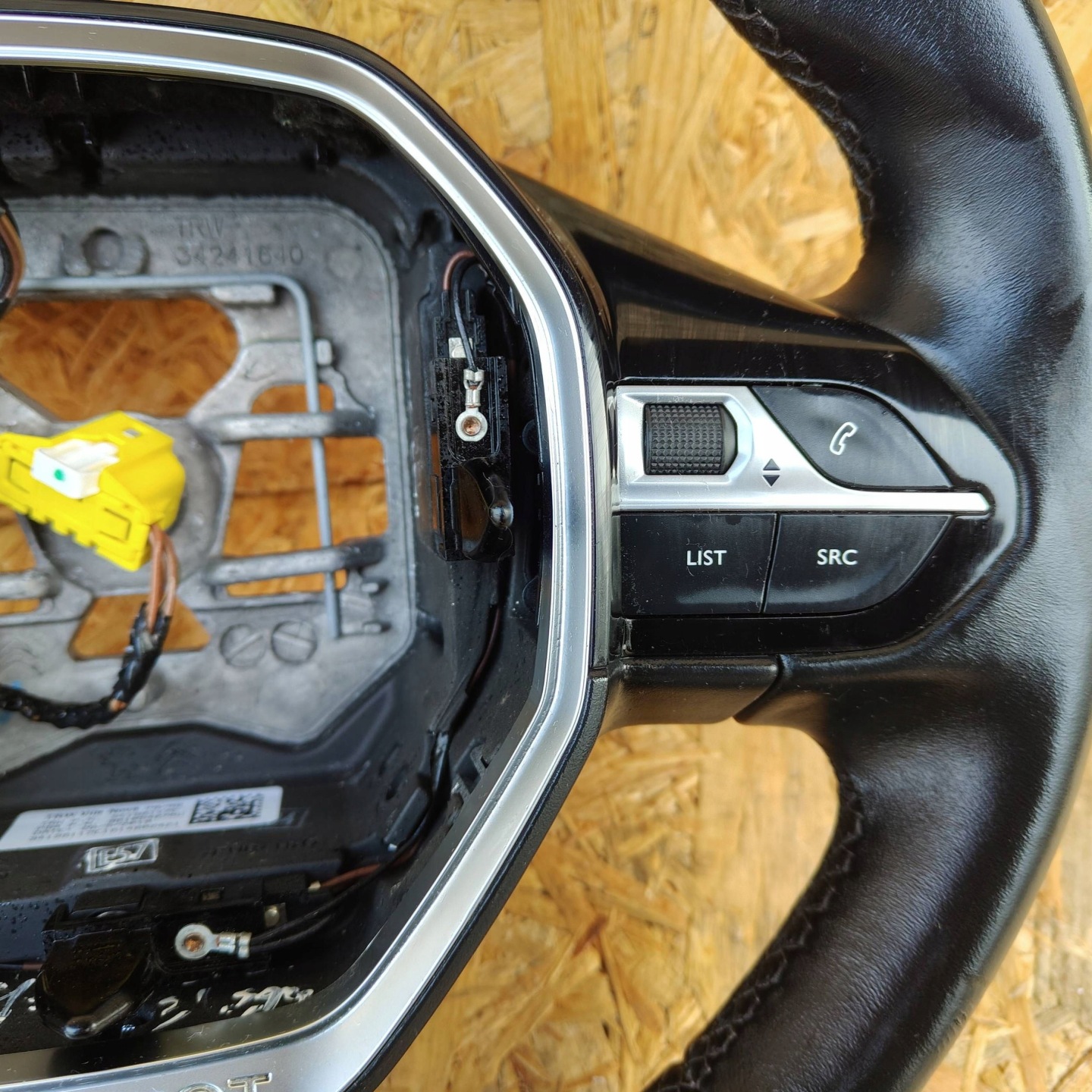 lenkrad Peugeot 5008 II 98105487au
