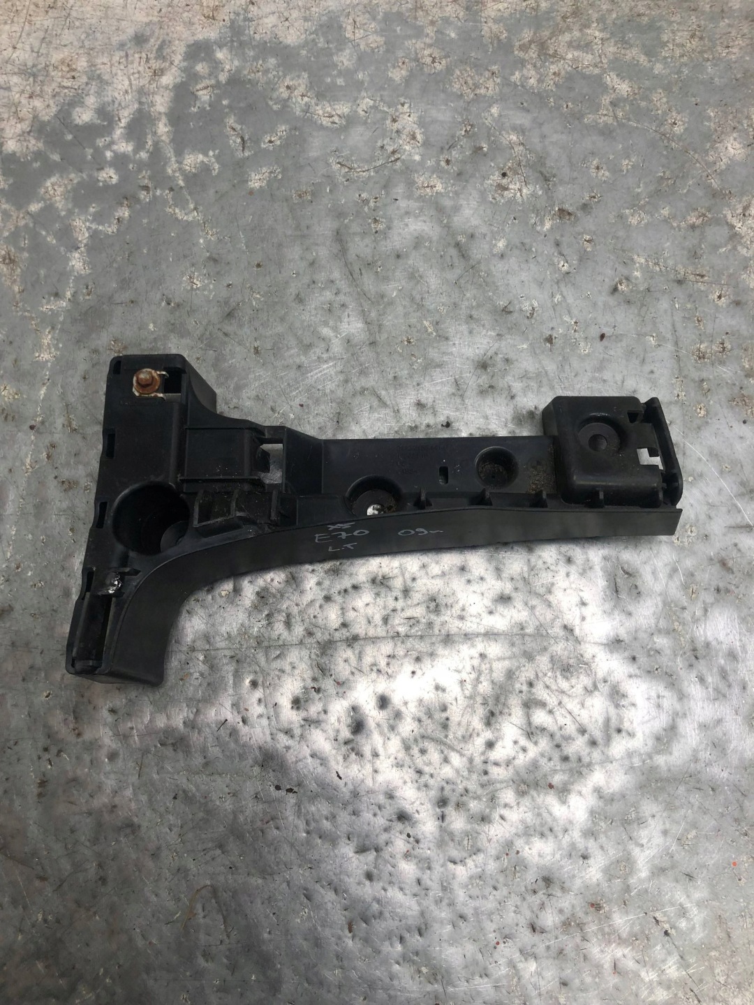 bumper bracket left rear part BMW X5 E70 7158441
