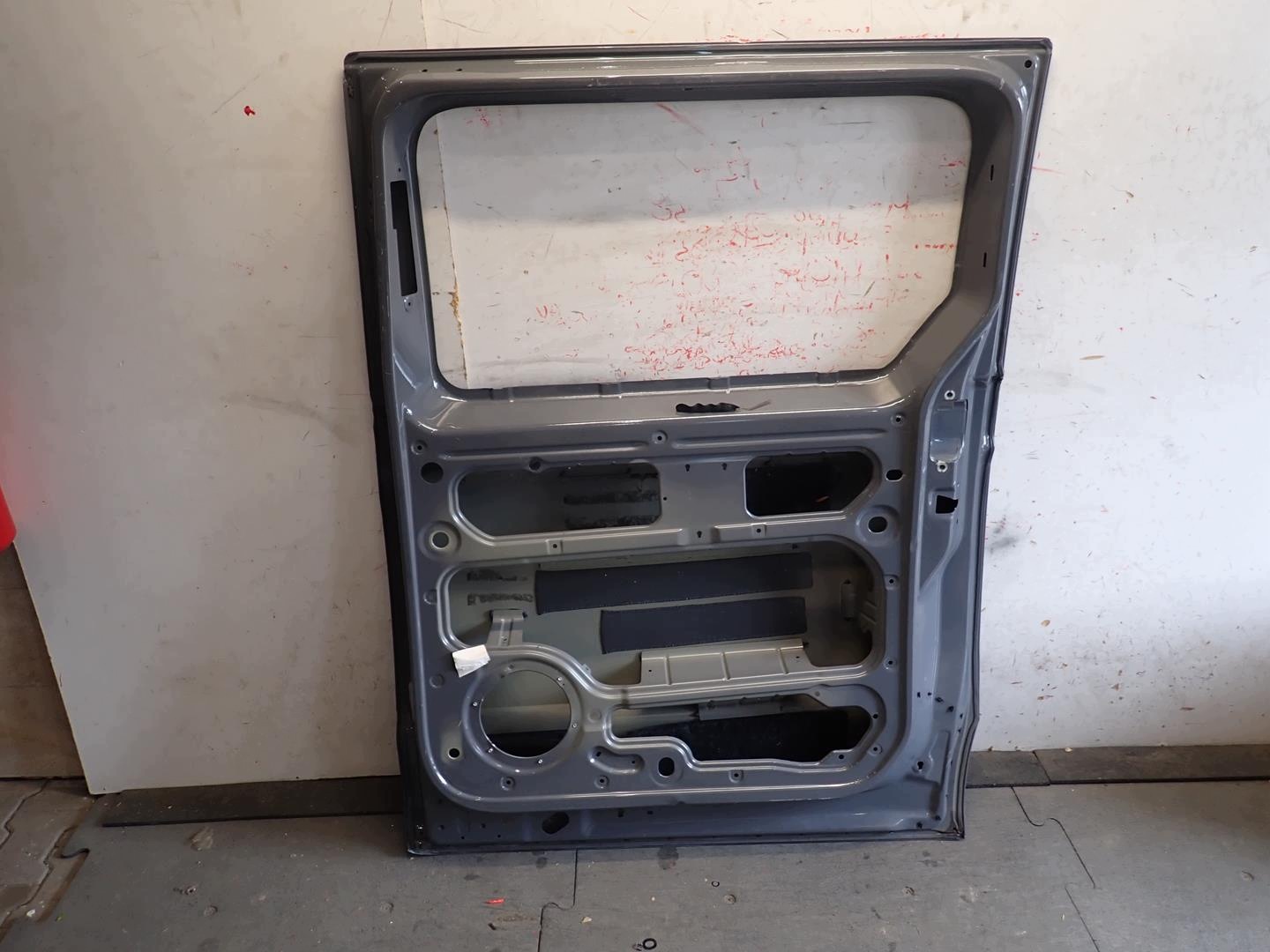 door rear part rear. right sliding VW T7 2021- 7T0