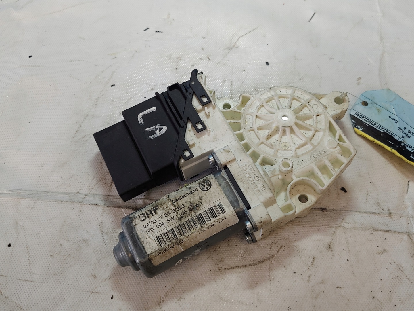engine lifting windows LEON II 1K0959704N right rear part