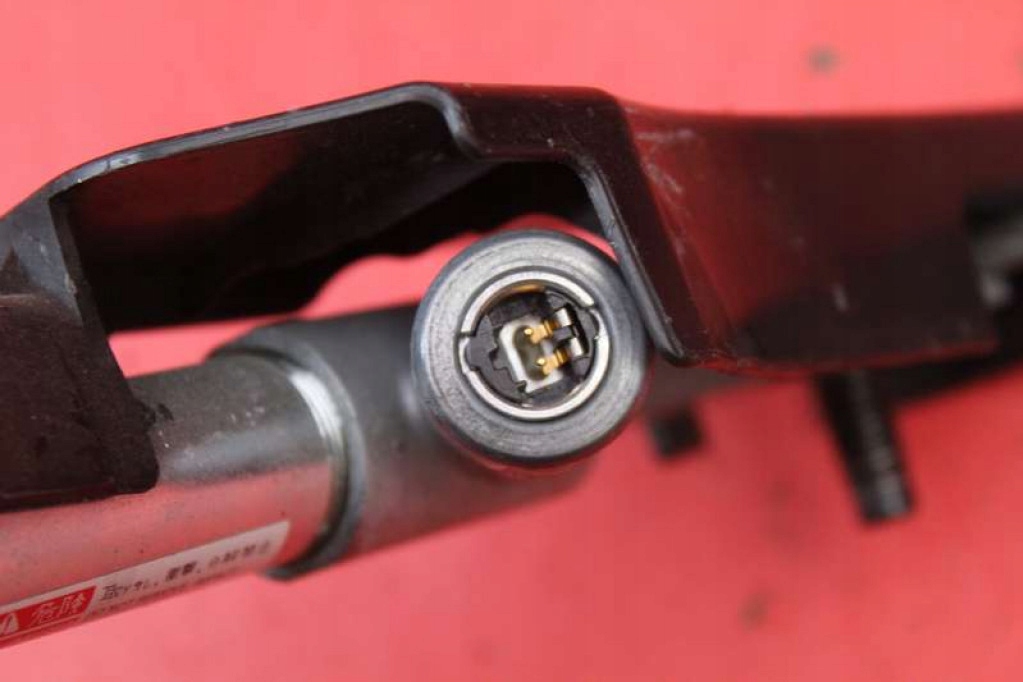tension belt safety right front EU 2460882-AB TESLA MODEL S 12-20