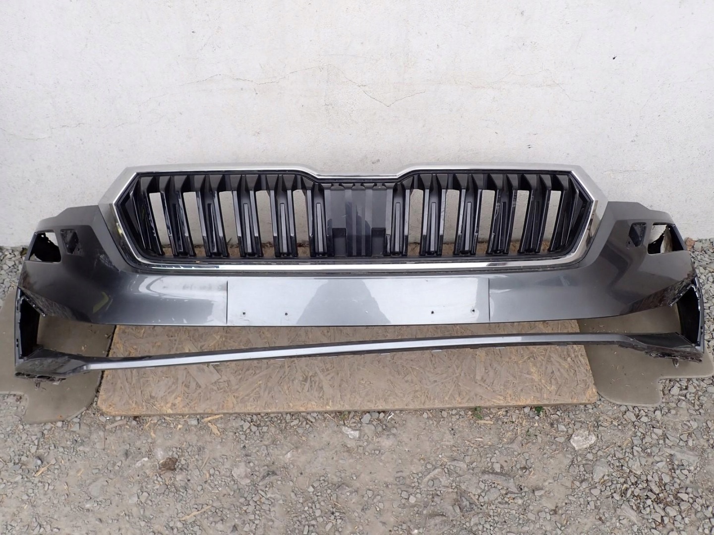 bumper front front SKODA KAROQ 57B NU7 LIFT 2022-2026R 57A807221D