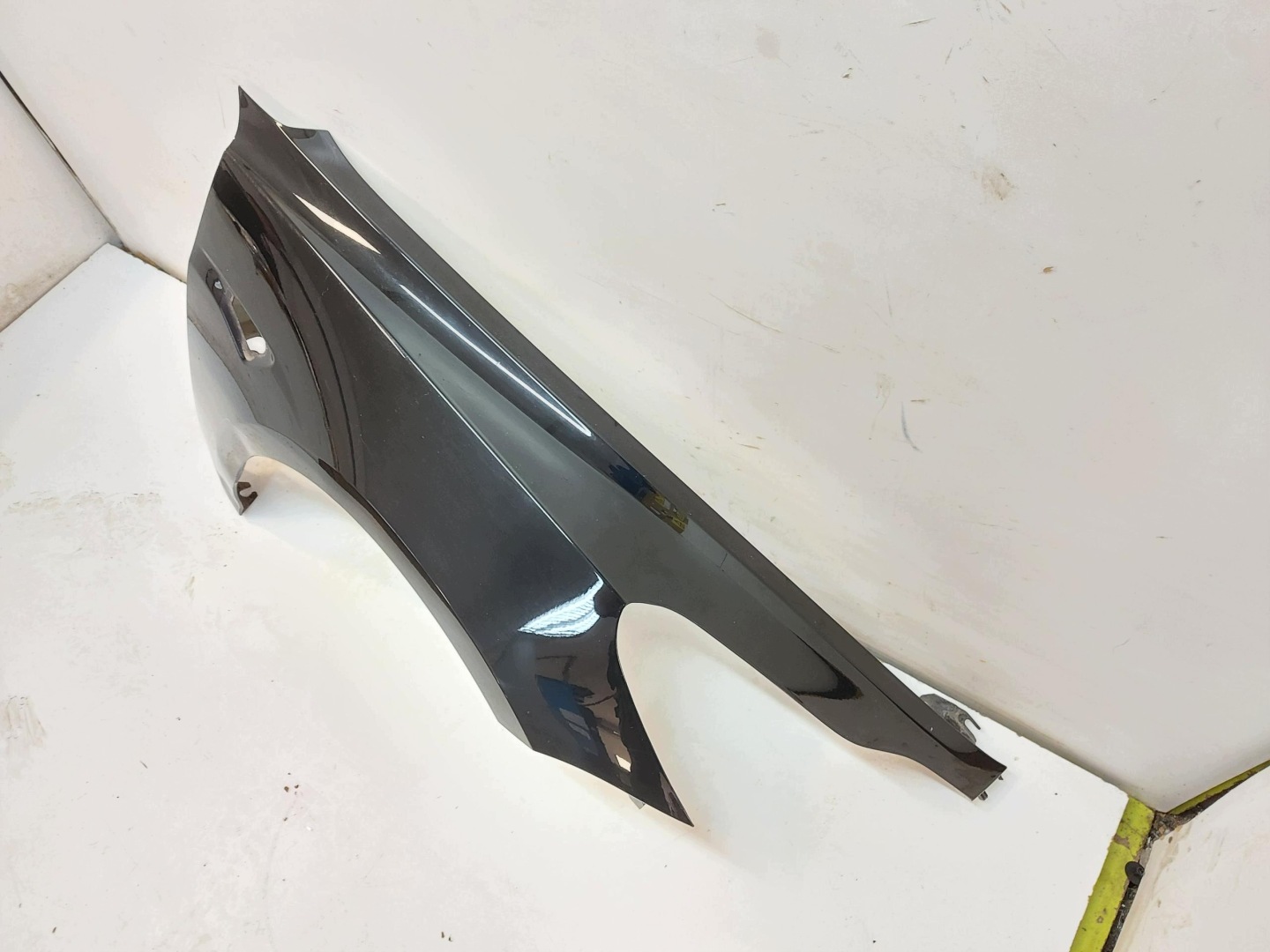 TESLA MODEL 3 2022r blatník předek pravý PBSB
