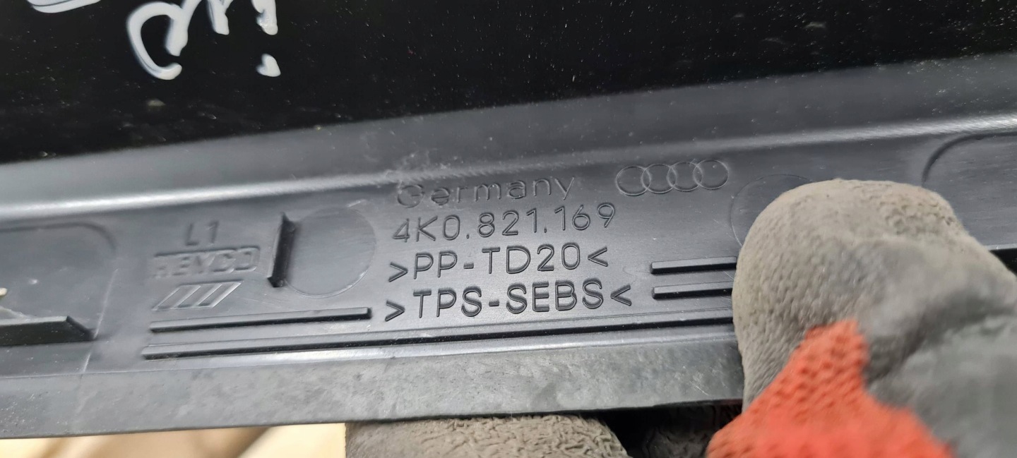 A6 C8 4K cover cap of a fender left left front 4K0821169 23R