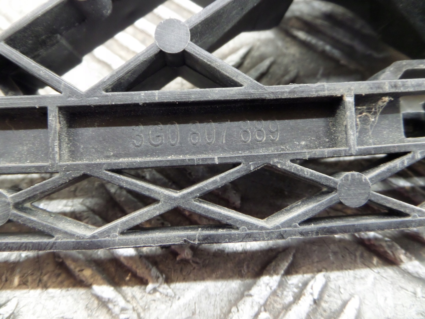 Volkswagen Passat B8 OE 3G0807889 Support, Pare choc