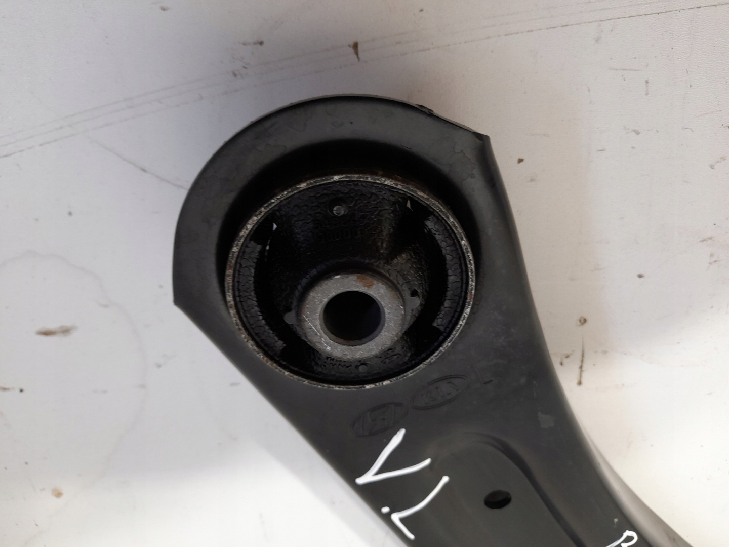 HYUNDAI BAYON HYUNDAI I20 III arm front left (Q38)