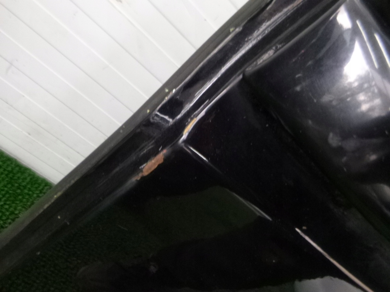 KIA CARNIVAL II 04-14 door rear. left rear part black,