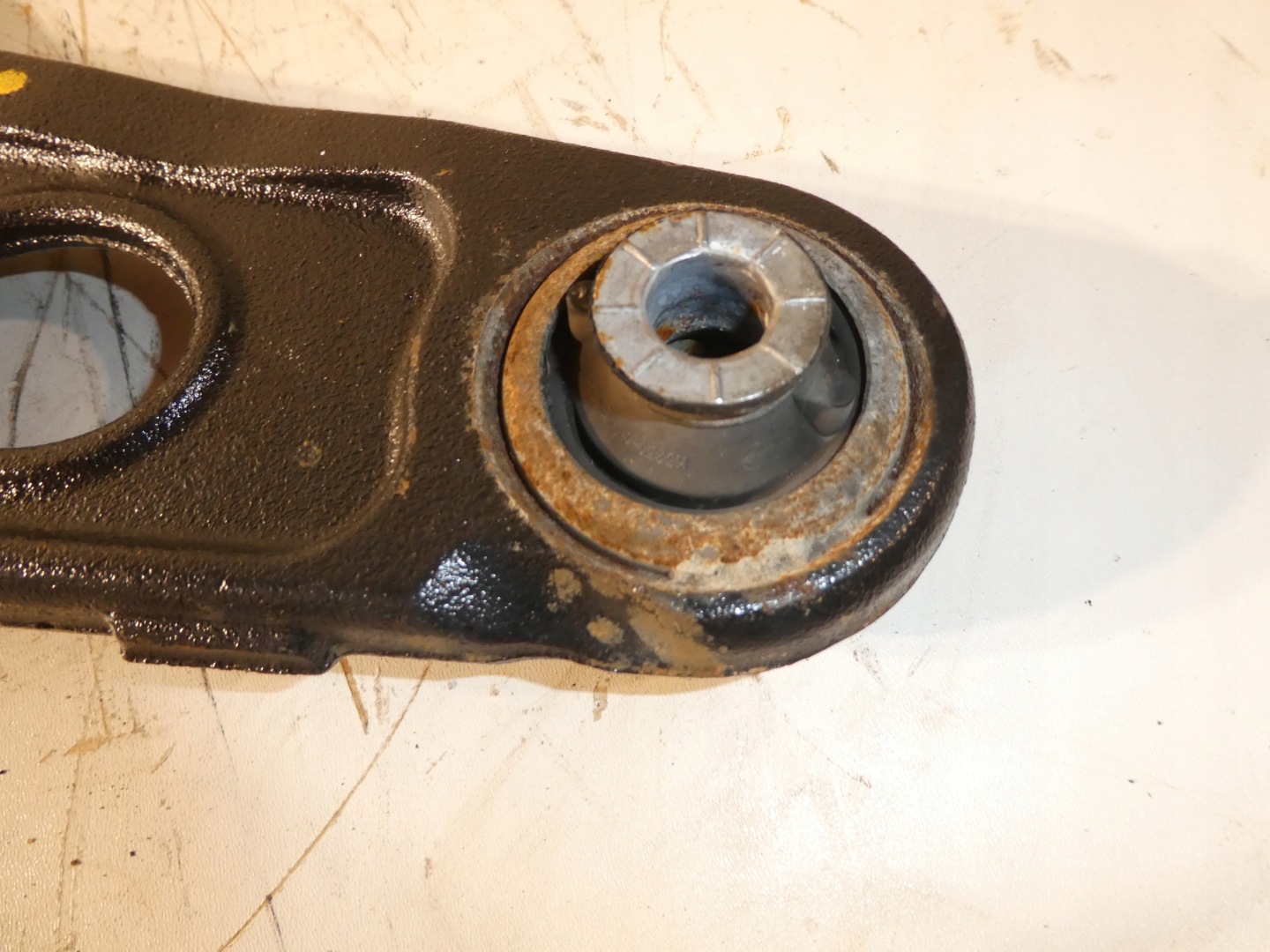 Querlenker vorne TRAFIC III VIVARO B 8200688033