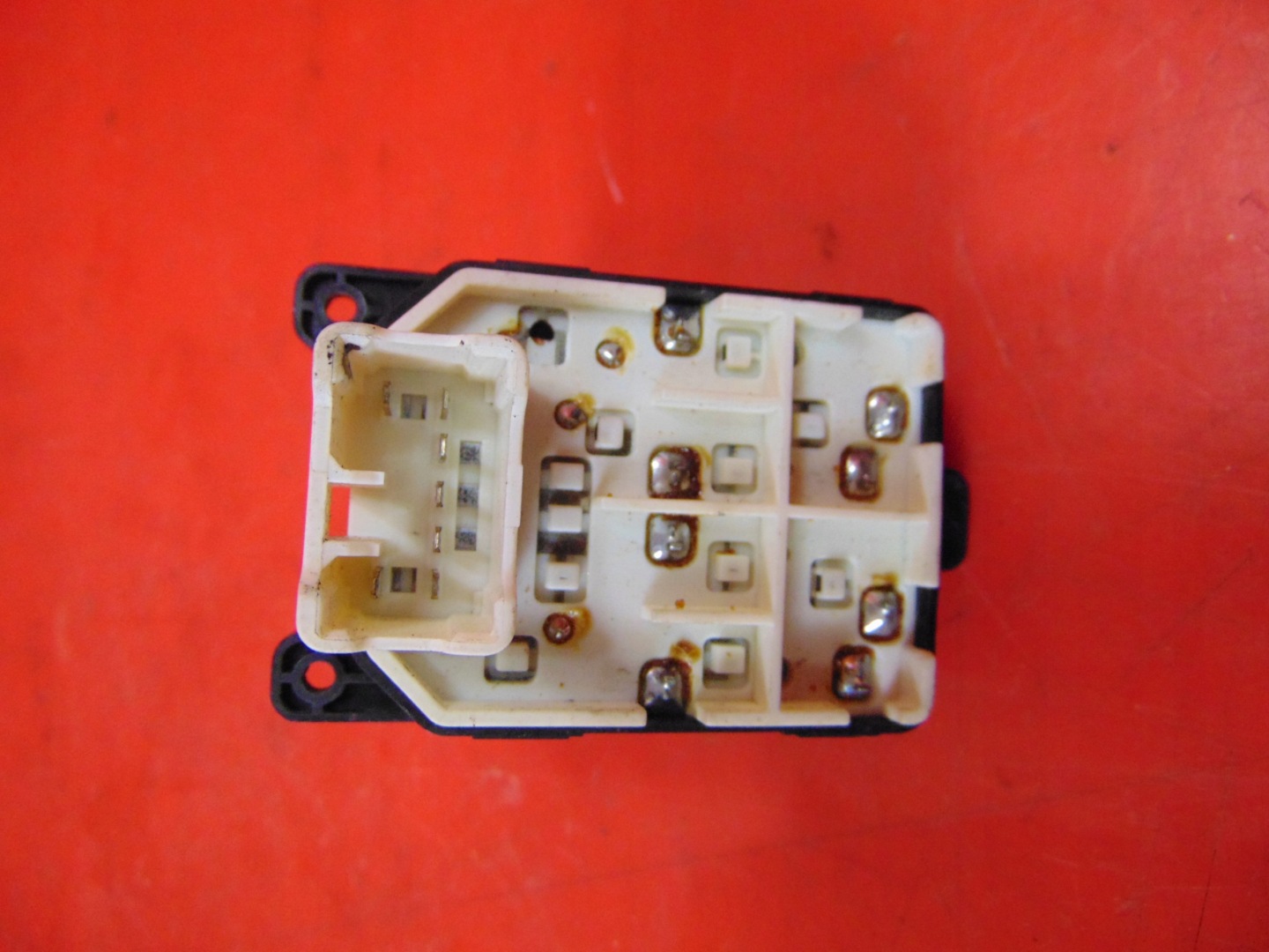 KIA PICANTO 1 and 03- PANEL window control switch 621W05240