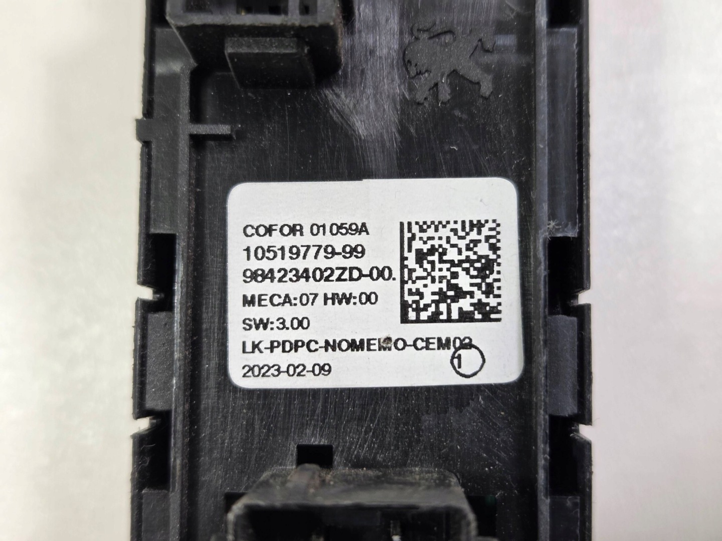 Citroen Peugeot window control switch 98423402ZD (PS289)