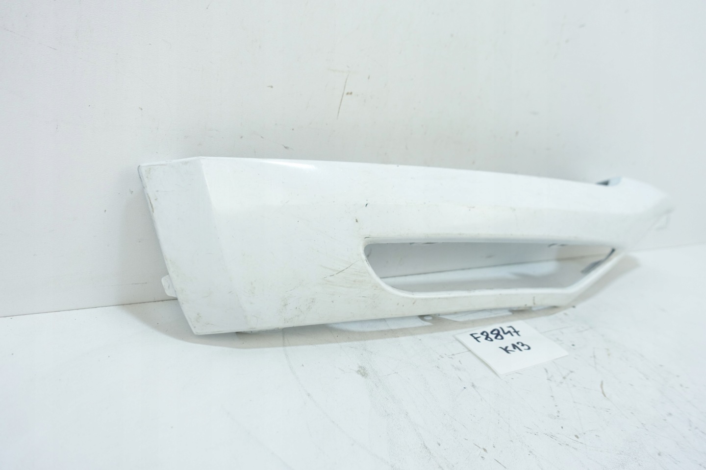 JAGUAR E-PACE X540 SPORT grid cover frame of a bumper right front J9C3-17B8