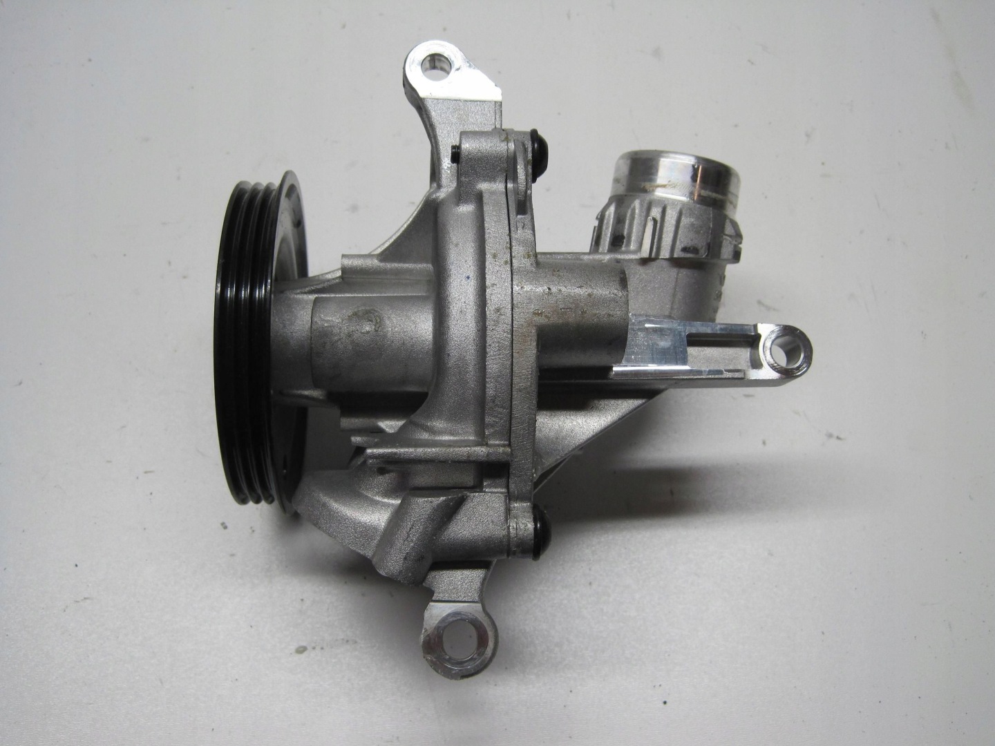 water pump VOLVO V60 III 2,0i 32382367