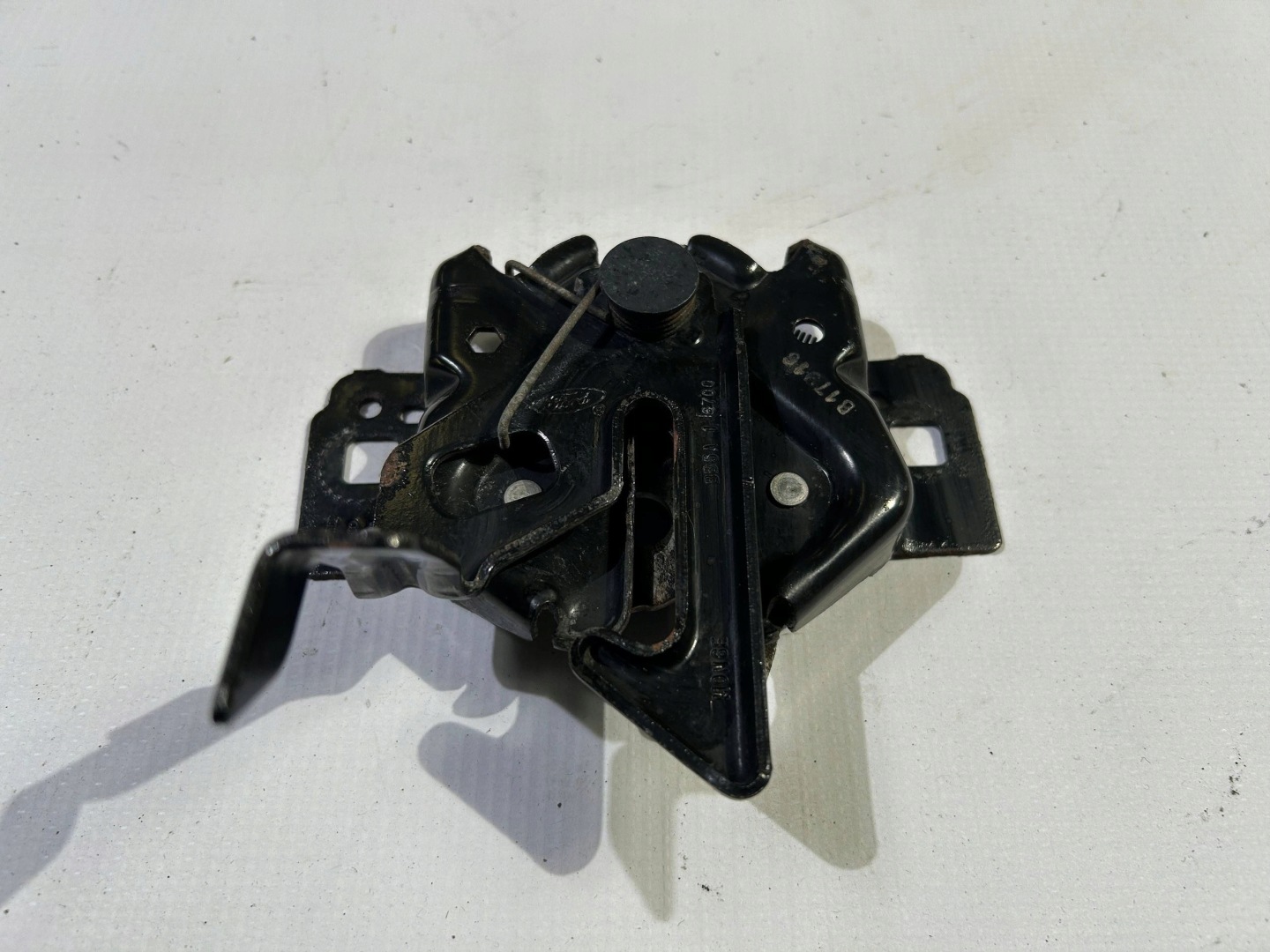 bonnet latch lock pokrywy of the engine front Ford Explorer V 2011