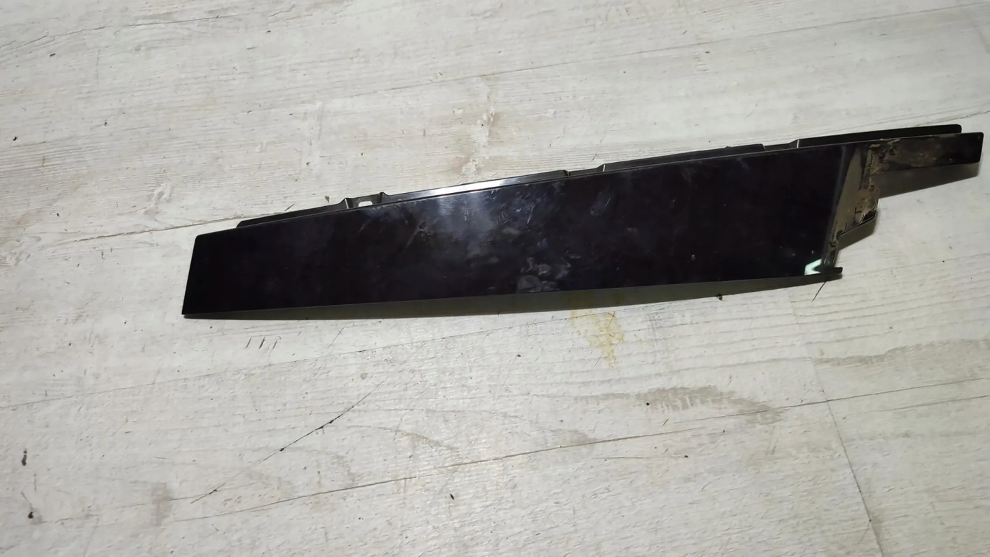 Volvo V40 II 2018r front side right moulding door