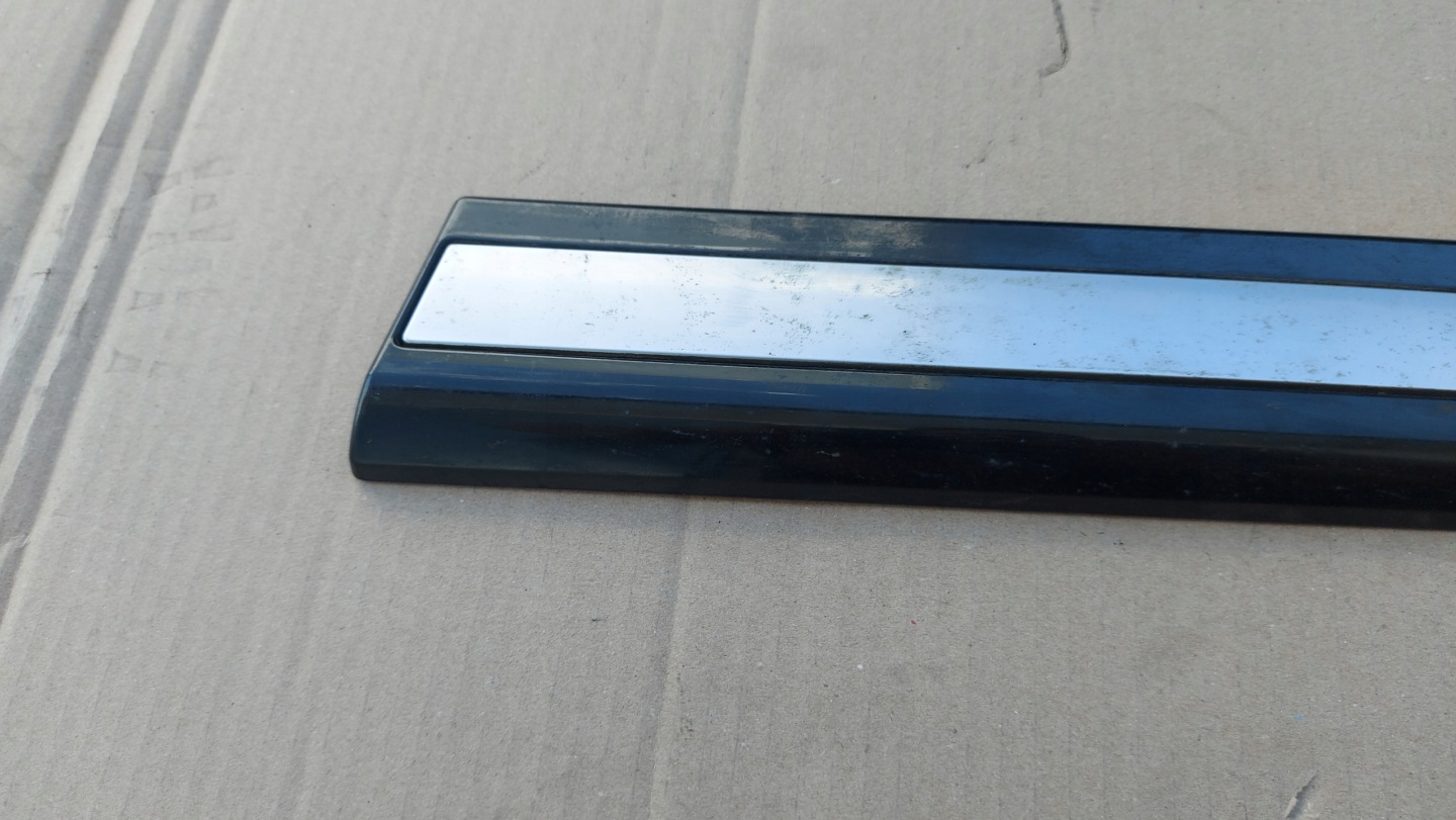 moulding door right front TOYOTA YARIS III