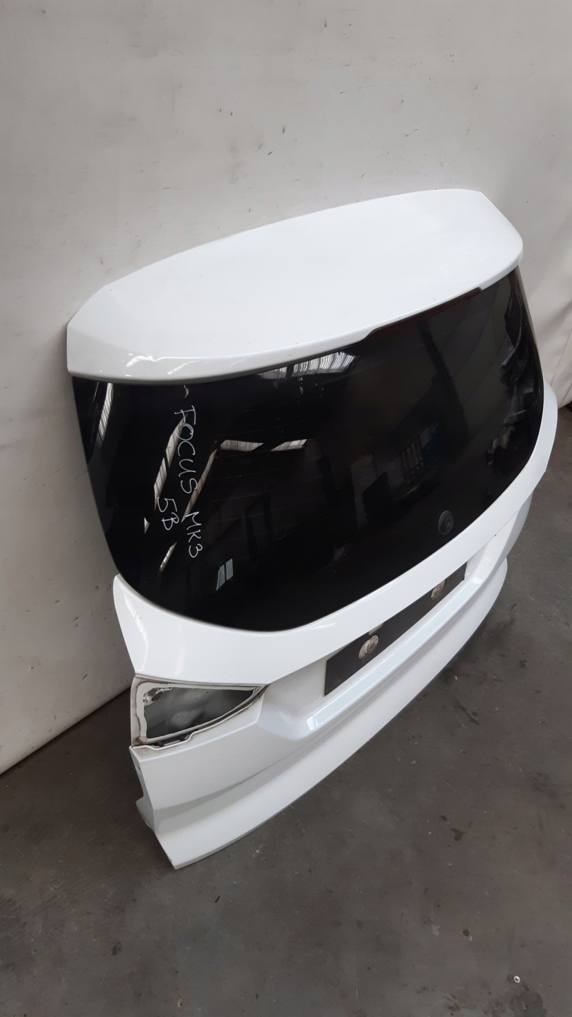 trunk door boot 5B Ford Focus MK3
