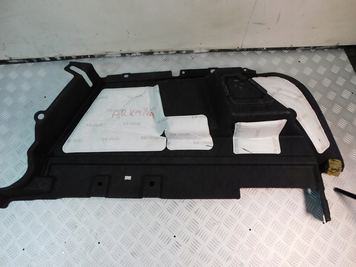 Renault Arkana boot upholstery 849518504R left rear part