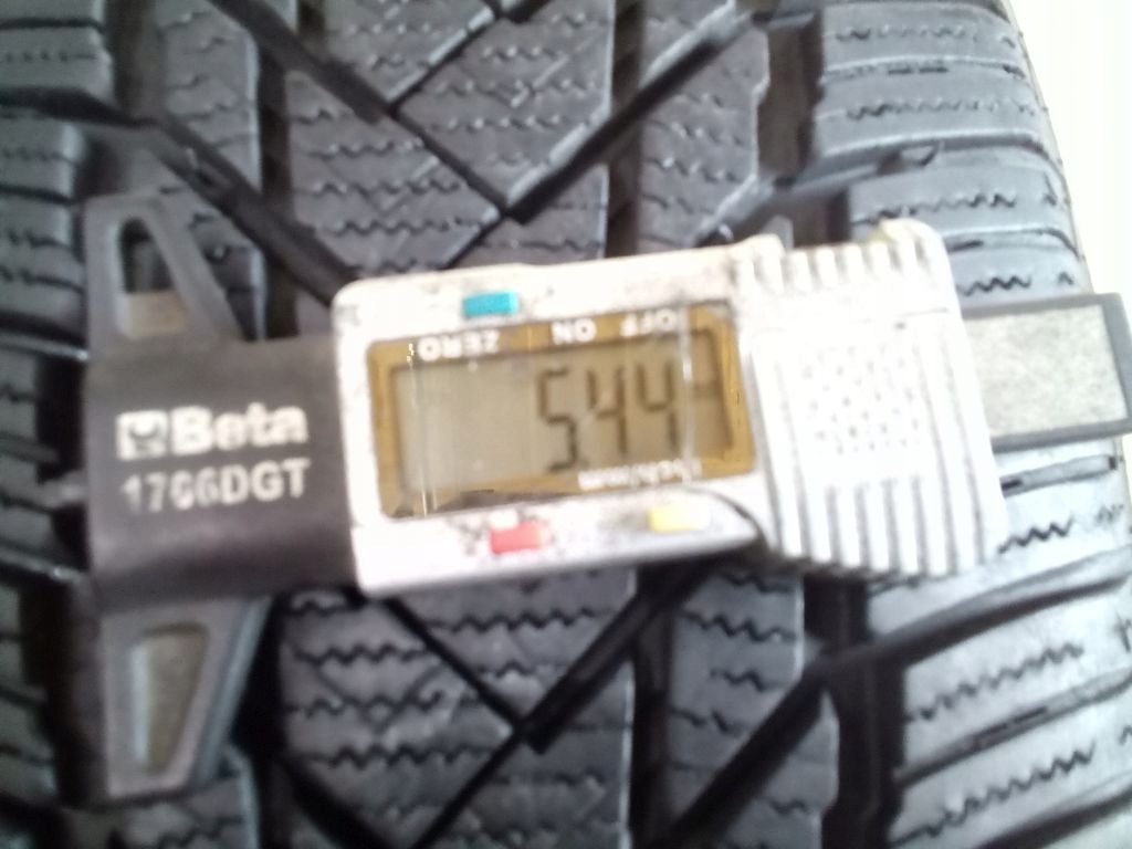 tyre Lanvigator Wintergrip HP 185/65/14 86T 2021 5,4mm