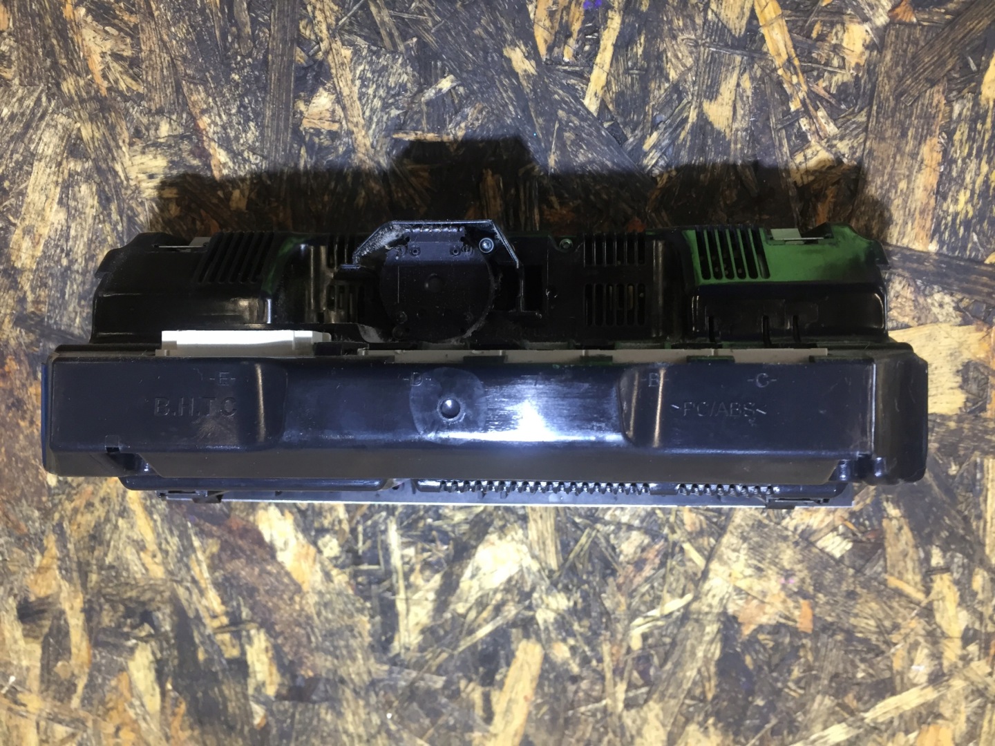 A6 C6 LIFT PANEL szellőző a klímának 4F2820043AA